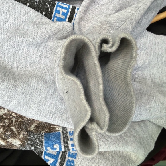 - Vintage Graphic Vanishing Wilderness Sweatshirt - Picture 7 of 7